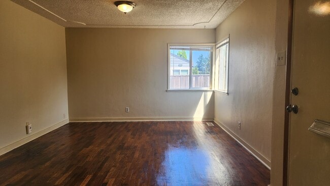 Photo - West Tacoma Cozy 2 Bedroom