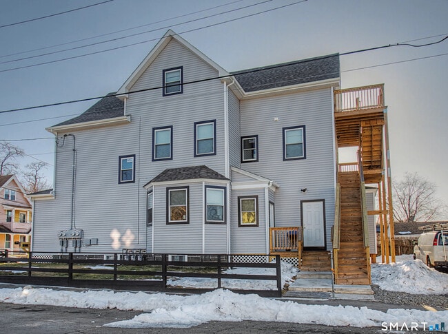 Photo - 144 Cottage St Unit 1st Floor