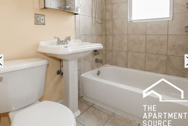 Photo - 634 W Roscoe St Unit 3