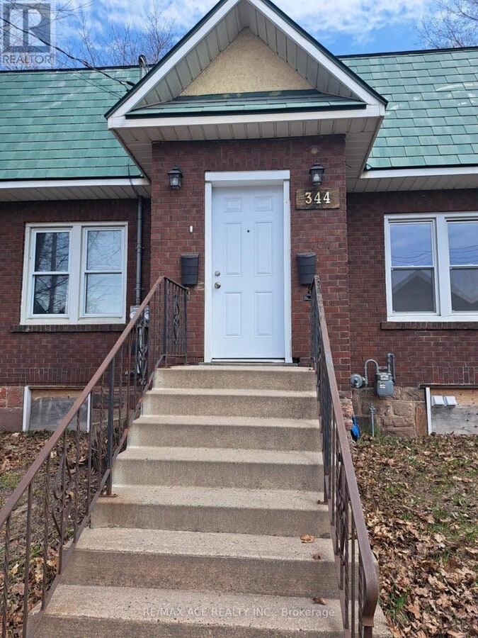 Photo - 344 Wellington St E