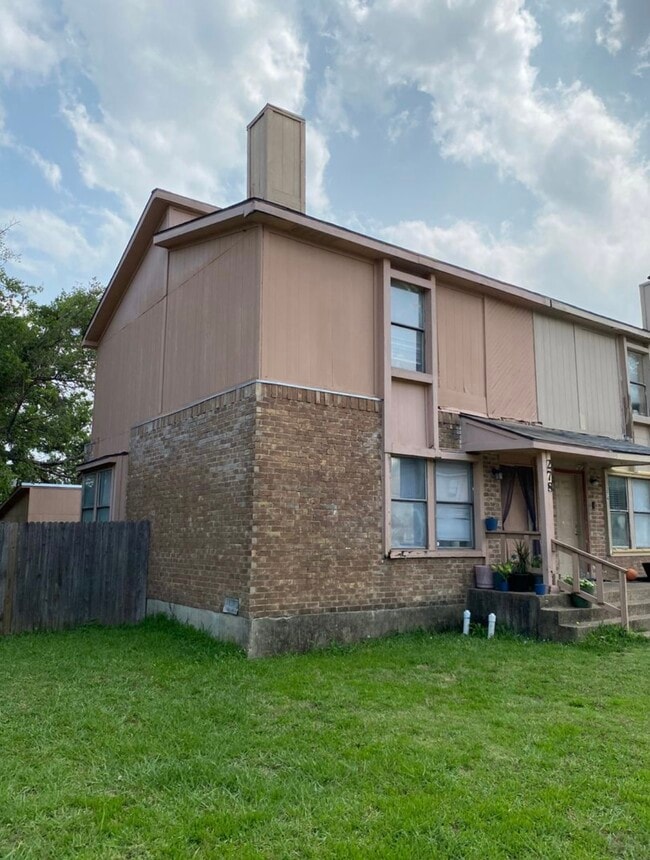 Photo - 278 Alexandria St