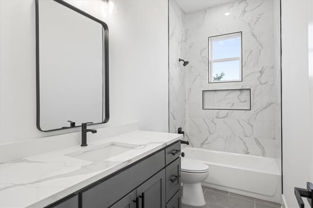 Photo - 2057 Glenhollow Dr