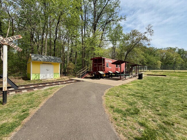 Photo - 5736 8th Rd N