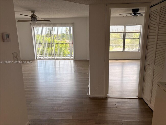 Photo - 4164 Inverrary Dr Unit 410