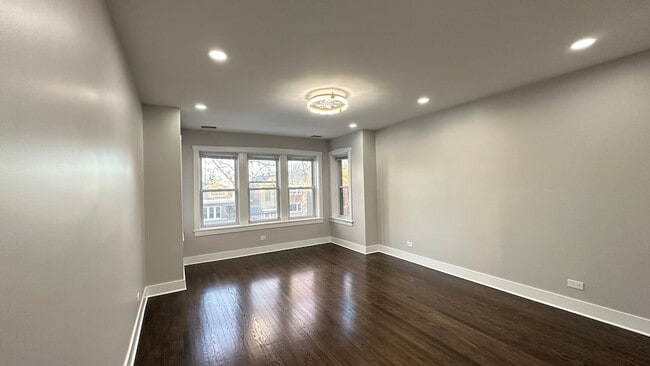 Photo - 5224 N Bernard St Unidad 2