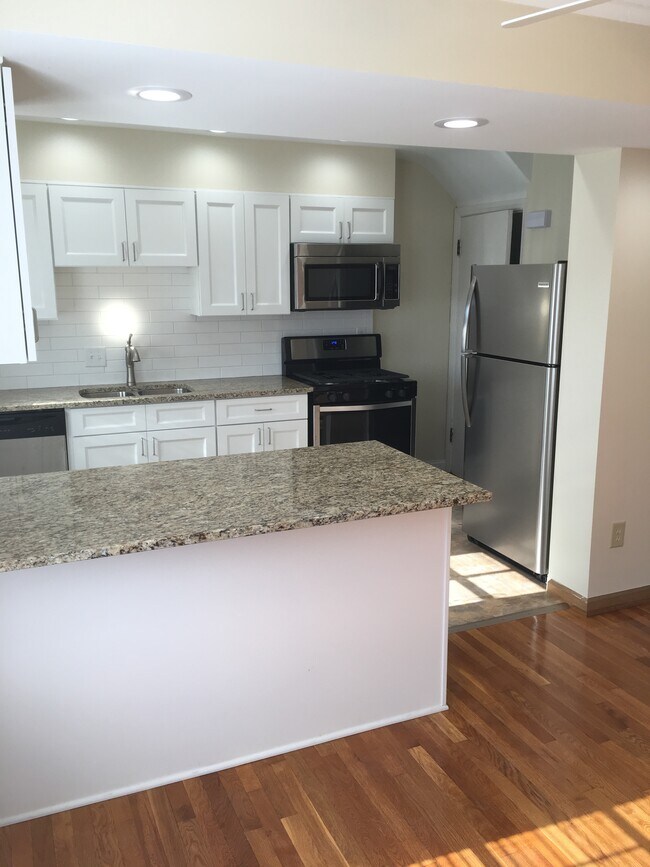 Photo - 2111 Ridgeview Rd