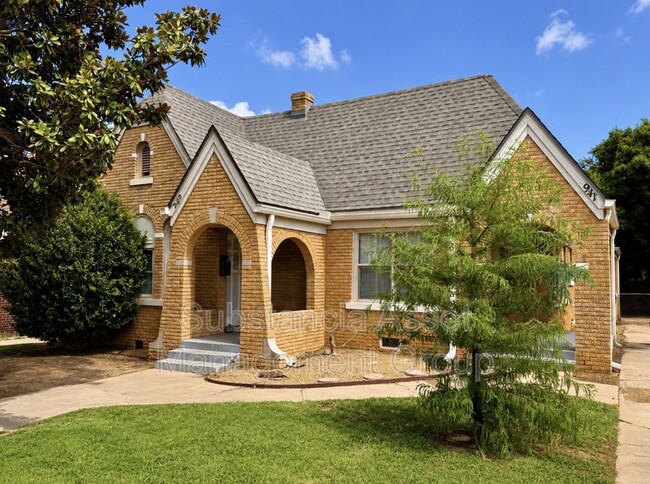 Photo - 941 East Dr