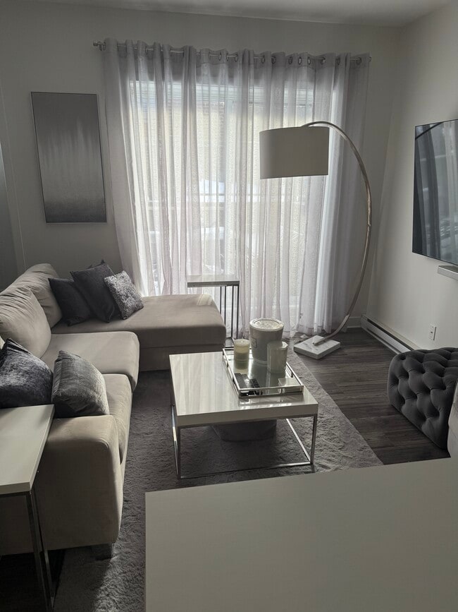 Photo - 2333 Rue Marcel-Trudel Unit FURNISHED 1 bed 1 bath