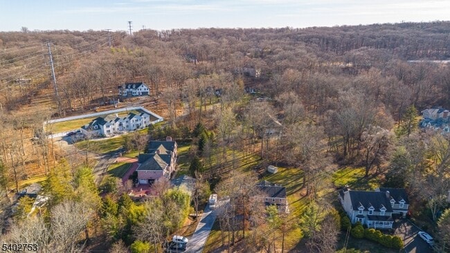 Photo - 850 Valley Rd