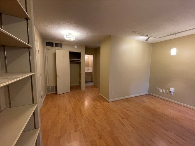 Photo - 1324 Cortlandt St Unidad 1