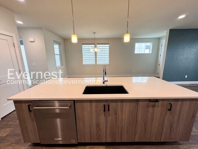 Photo - 5 Bed/3.5 Bath Home with Garage / Available Soon!