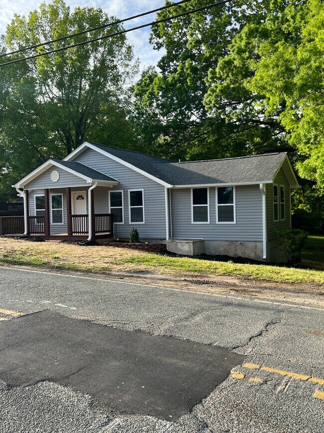 Photo - 3 Bedroom Home w/ Great Backyard (Monroe, NC)