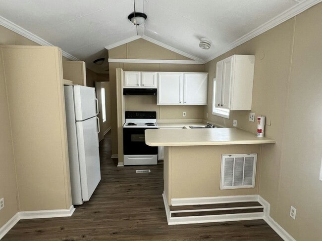 Photo - 1106 Chicago Bulls St