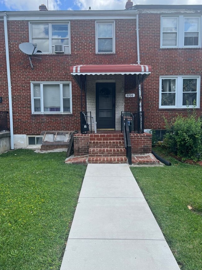 Building Photo - Beautiful 3 Bedroom 2 Full Bathroom Town Home Belair Edison Unit 2