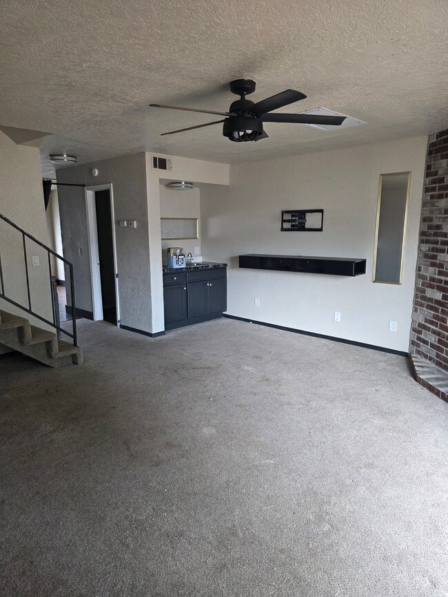 Photo - 1325 Eastgate Dr