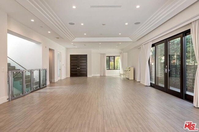 Photo - 312 S Palm Dr