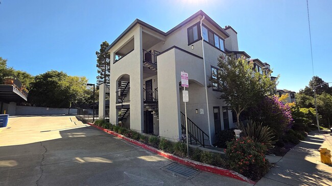 Photo - 945 Fletcher Ln Unidad A310 Rental