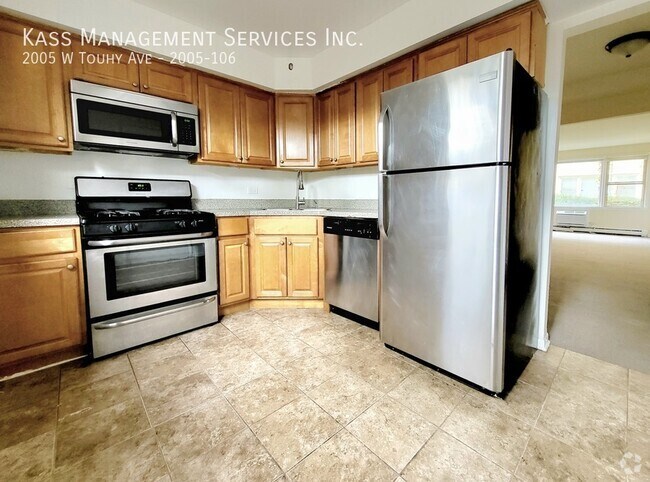 Building Photo - 2005 W Touhy Ave Unit 2005-106 Rental