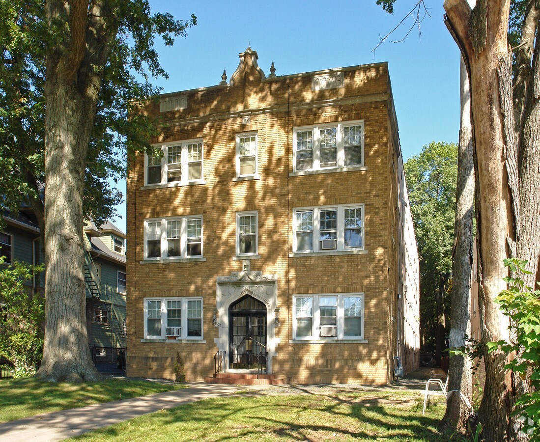 Photo - 660-662 Farmington Ave