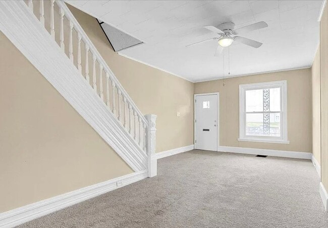 Building Photo - Spacious 5 Bedroom House