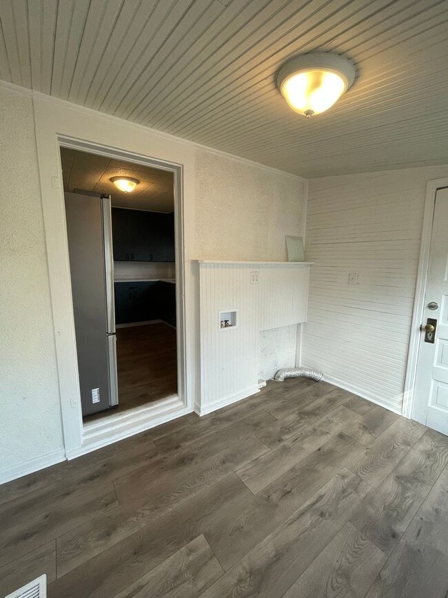 Photo - 896 West St