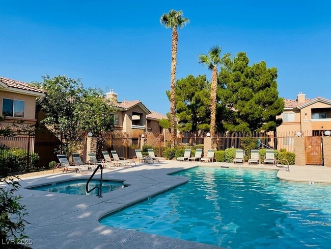 Building Photo - 1050 E Cactus Ave Unit 1117