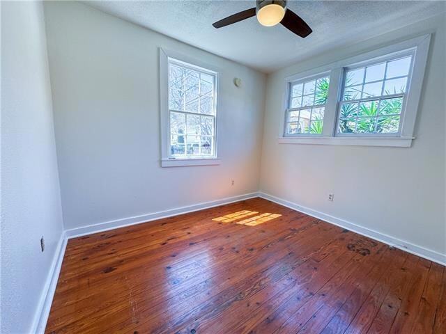 Photo - 936 Philip St