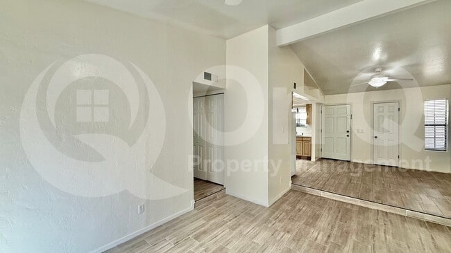 Photo - 1500 N Sunview Pkwy