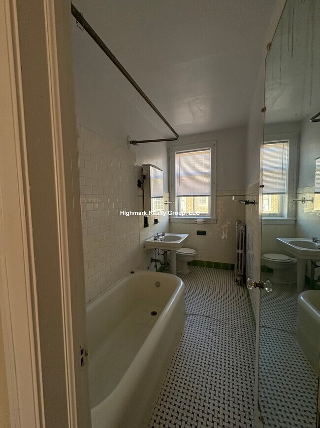 Photo - 909 Elmwood Ave Unit 2N