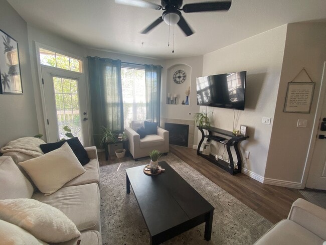 Building Photo - Beautiful 1 bedroom 1 bath Condo Near DIA