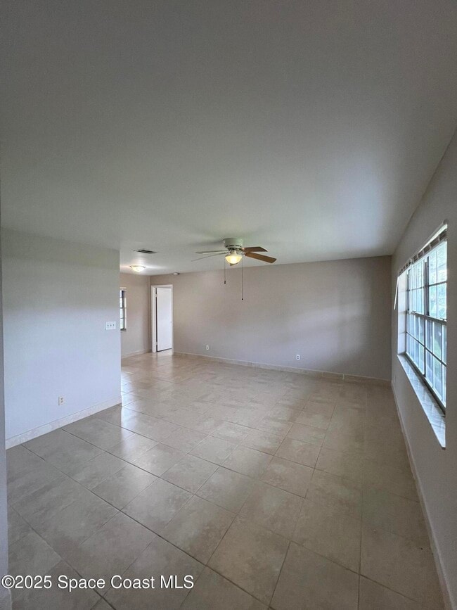 880 Brunswick Ln