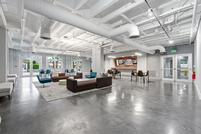 Photo - 805 Peachtree St NE
