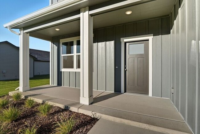 Photo - Spacious 4-Bedroom Home with Loft, 3 Baths & 3-Car Garage