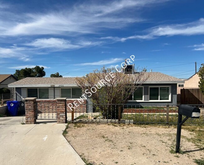 Photo - 25522 Anderson Ave