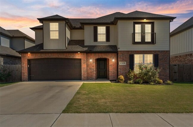 Photo - 1319 Park St