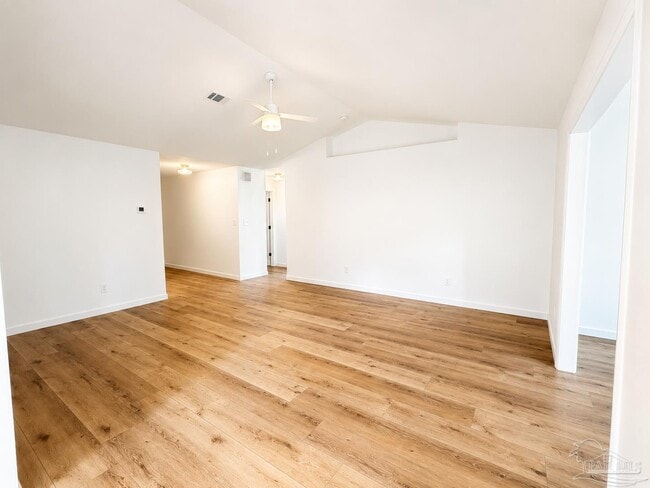 Photo - 315 Mirabelle Dr