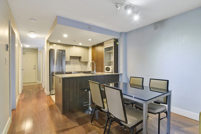 Photo - 1088 Richards St