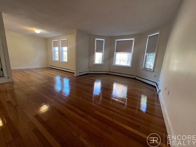 Building Photo - 306 Tappan St Unit 3A