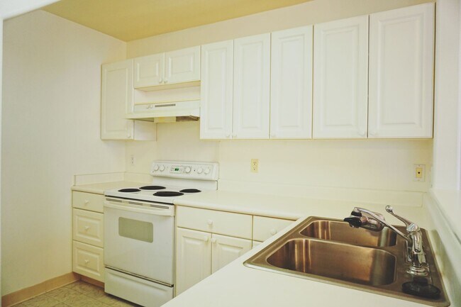 Photo - Mariner's Place 3/2.5 Townhome with Centra...