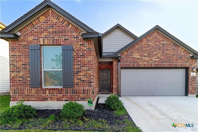 Building Photo - 211 Summit Dr