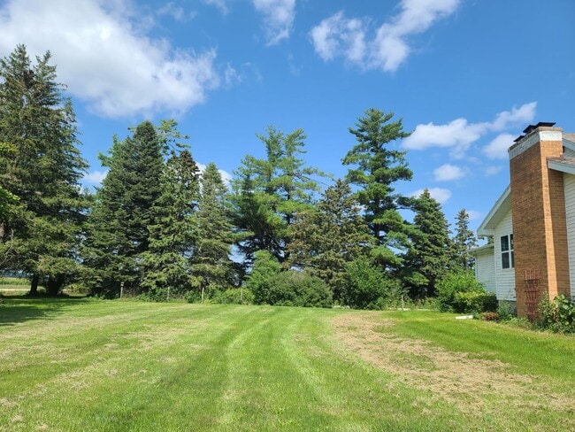 Photo - 613 Grundy Rd