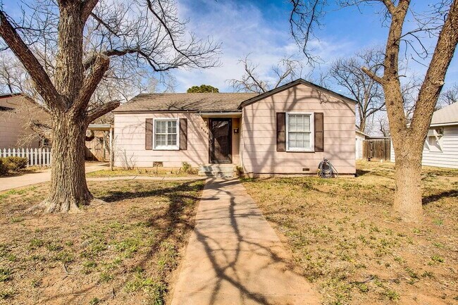 Building Photo - Lovely 3-Bedroom Home with 2 Bathrooms in Lubbock – 1,256 Sq. Ft. of Comfort!