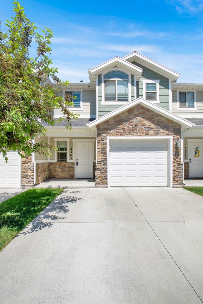 Photo - Beautiful 3 Bed, 2.5 Town Home in West Haven, Pet Friendly! Available on April 22nd!