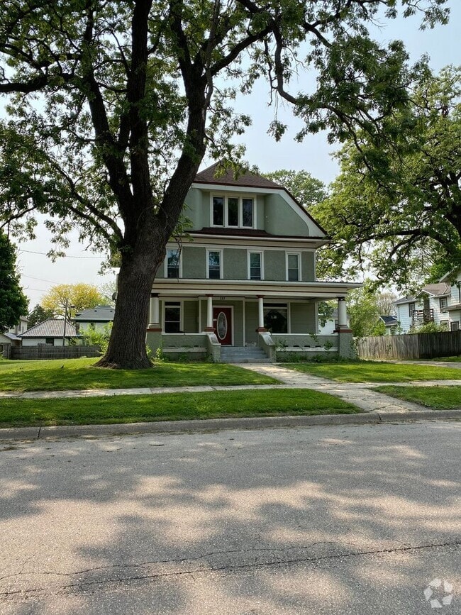 Building Photo - 227 N Washington St Unit 1 Rental