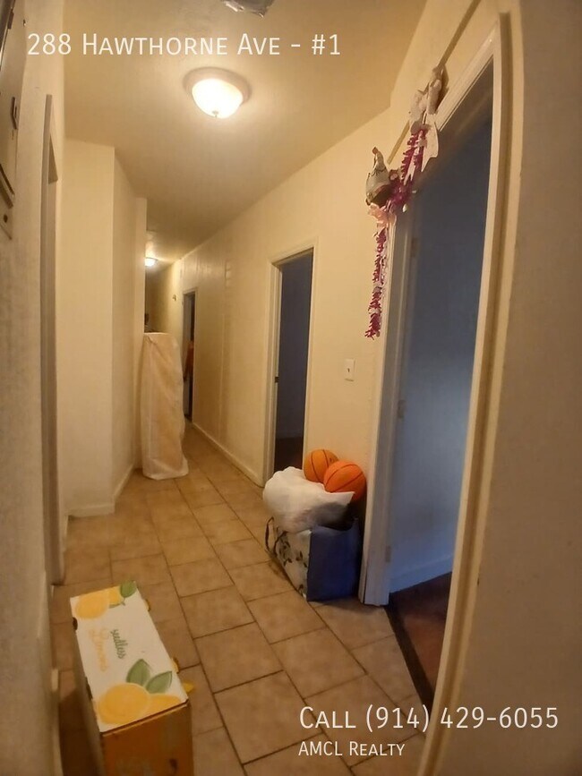 Building Photo - 288 Hawthorne Ave Unit #1 Rental