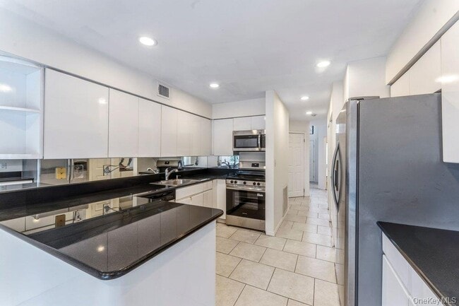 Photo - 124 Foxwood Dr