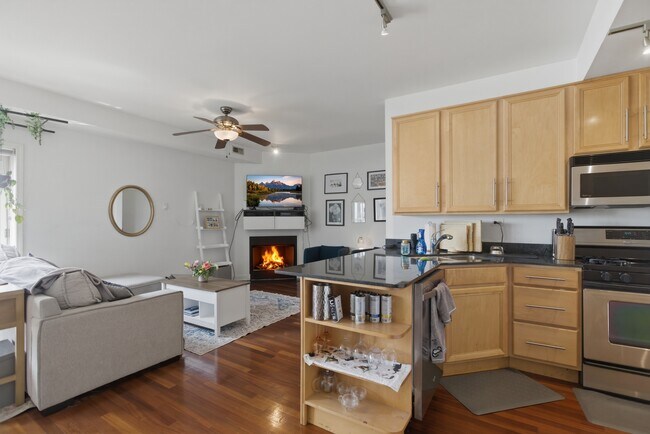 Photo - 2158 W Grand Ave Unit 501