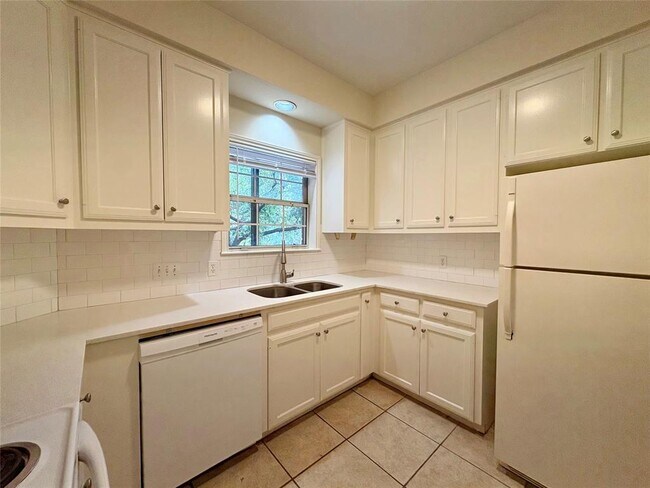 Photo - 2100 San Gabriel St Unit 104