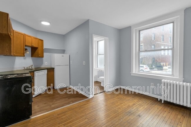 Photo - 131 Allen St Unit 2