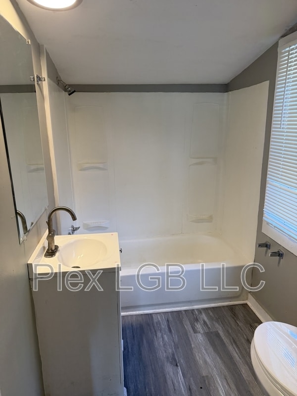 Photo - 203 Front St